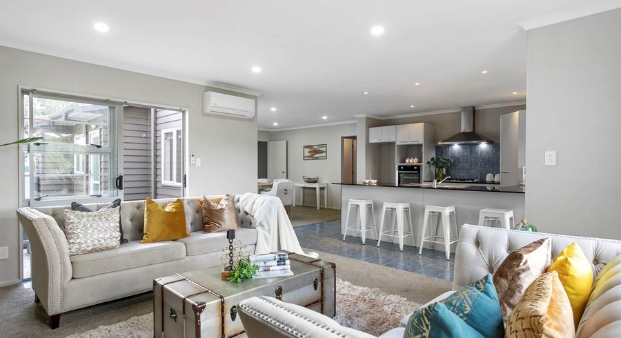  at 7 Savona Drive, Flat Bush, Auckland