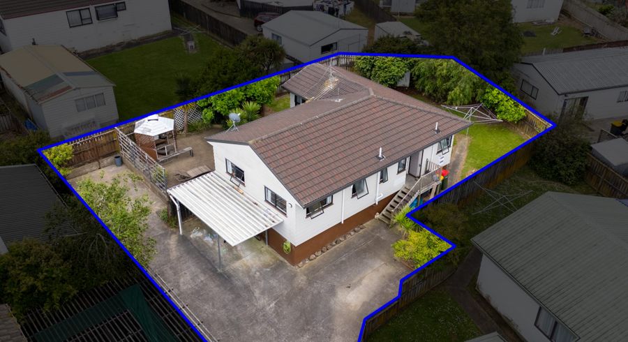  at 2/9 Bellville Drive, Clendon Park, Manukau City, Auckland