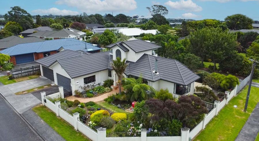  at 2 Royal Heights, Glen Avon, New Plymouth