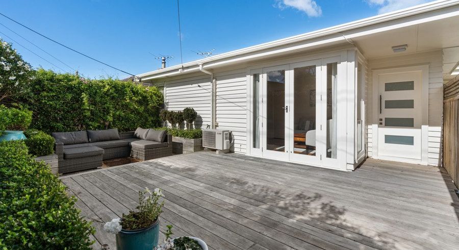  at 1/23 Appleyard Crescent, Meadowbank, Auckland