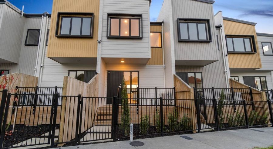  at 2/15 Farringdon Street, Glen Innes, Auckland City, Auckland