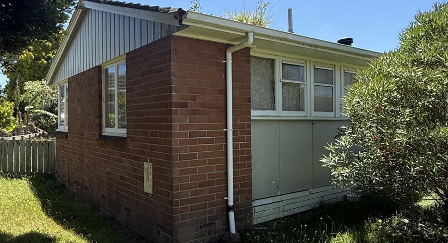  at Mangere East, Manukau City, Auckland
