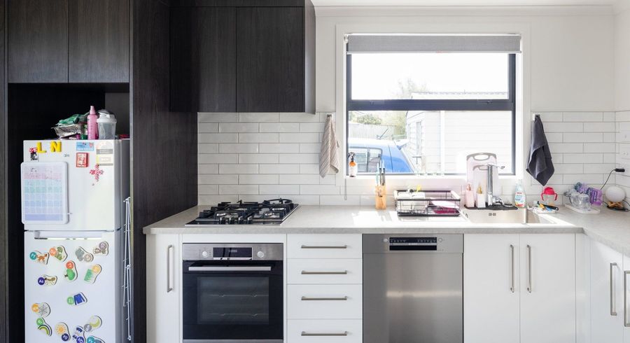  at 2/15 Mears Road, St Andrews, Hamilton