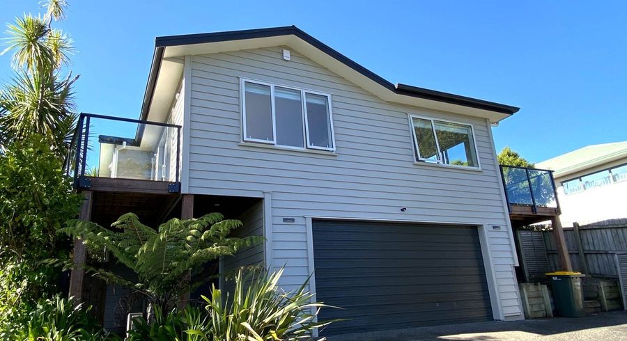  at 2/23 Peach Road, Glenfield, North Shore City, Auckland