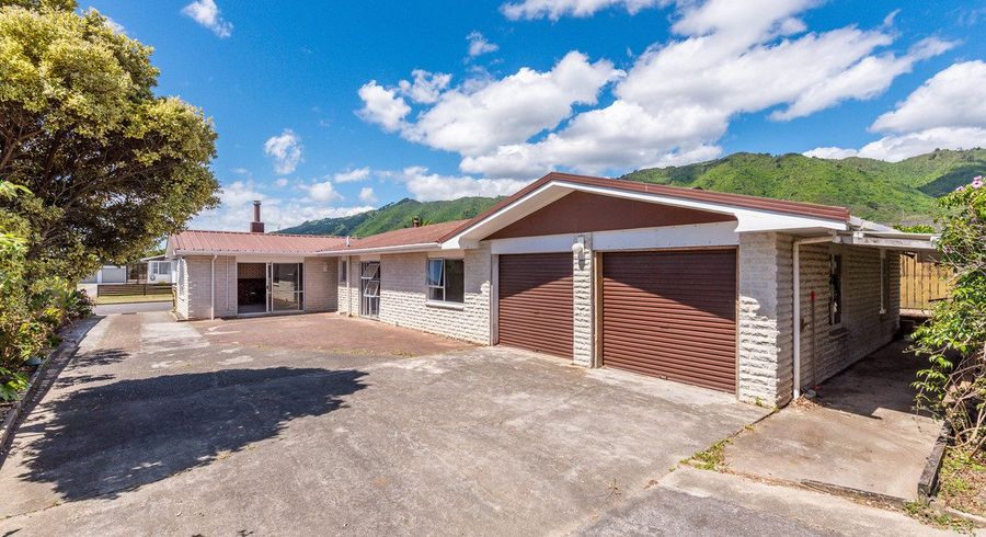  at 22 Sylvan Avenue, Waikanae