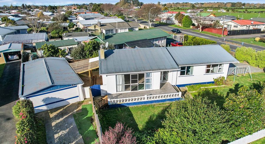  at 2 Rhonda Avenue, Deanwell, Hamilton