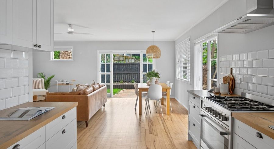  at 25 Glenn Terrace, Otumoetai, Tauranga, Bay Of Plenty