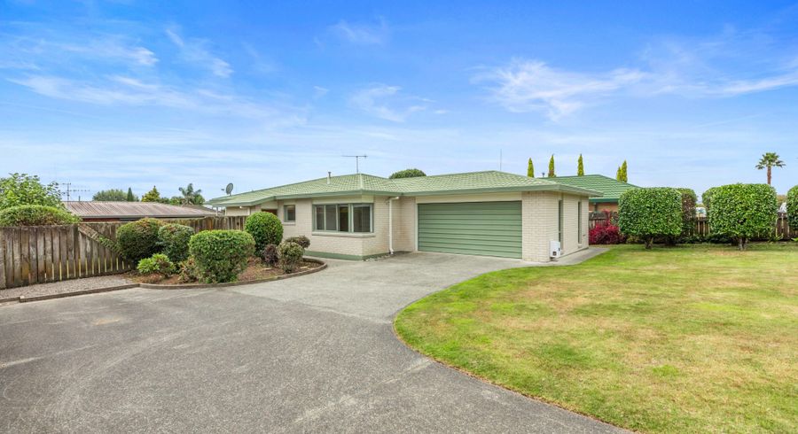  at 5 Burnt Oak Drive, Pyes Pa, Tauranga