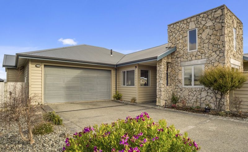  at 17 Meadowbank Drive, Belmont, Lower Hutt