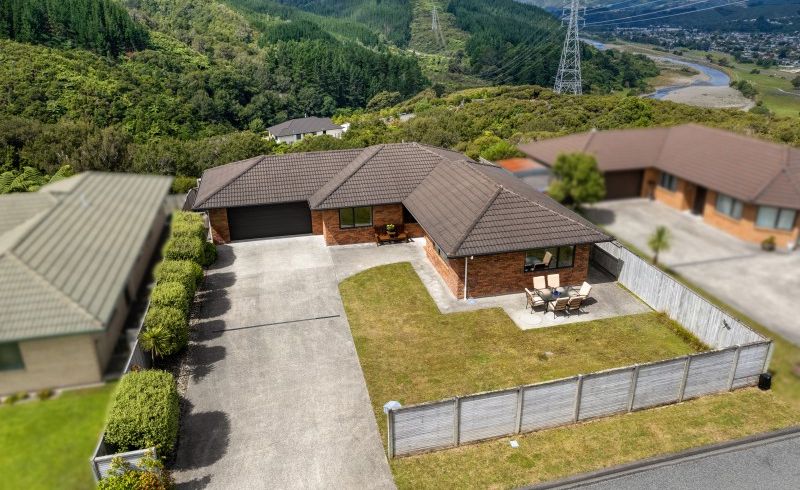  at 19 Percy Kinsman Crescent, Riverstone Terraces, Upper Hutt
