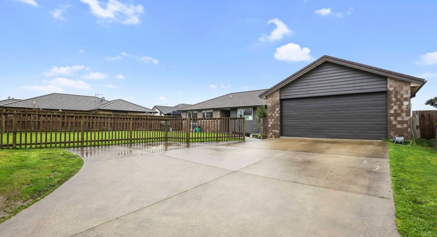  at 38 Cumberland Drive, Flagstaff, Hamilton