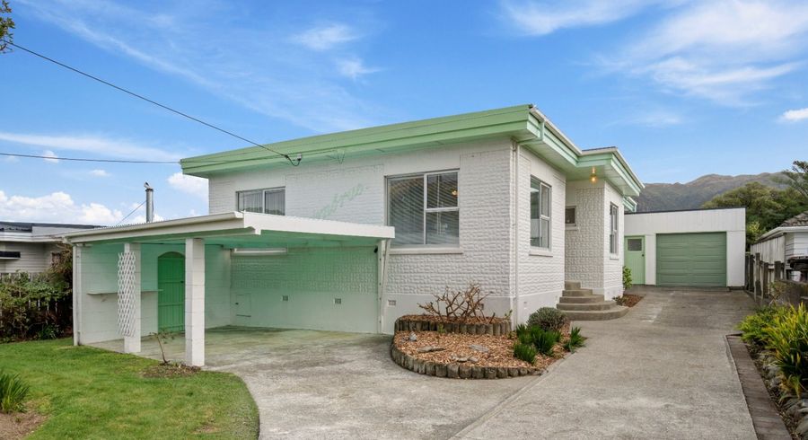  at 39 Coates Street, Tawa, Wellington