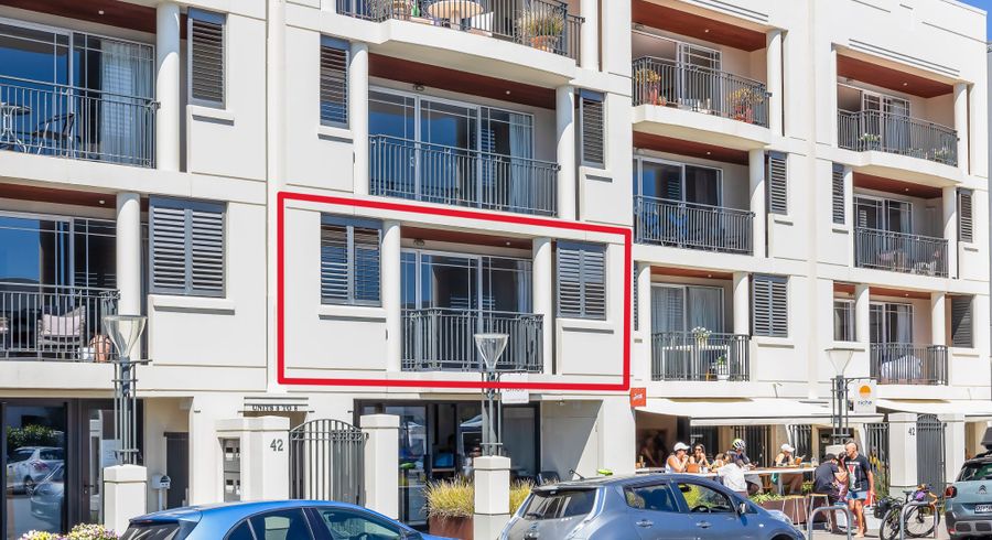  at 8/42 Marriner Street, Sumner, Christchurch City, Canterbury