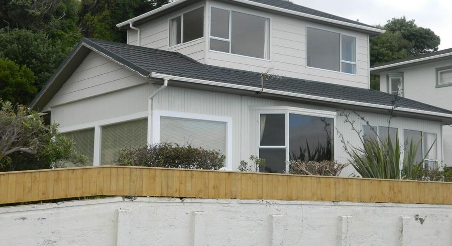  at 33 Sunset Parade, Plimmerton, Porirua
