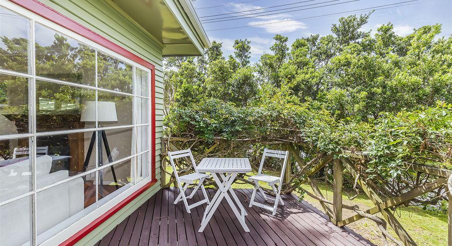  at 21 Hampton Hill Road, Tawa, Wellington