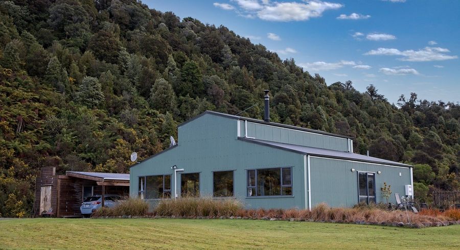  at 670 Kumara-Inchbonnie Road, Kumara