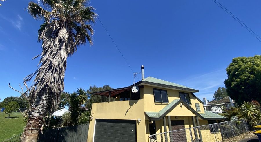  at 33 Vanguard Road, Kelston, Waitakere City, Auckland