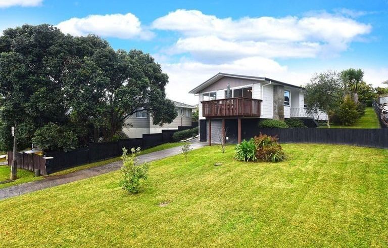  at 16 Temuri Place, Glendene, Waitakere City, Auckland