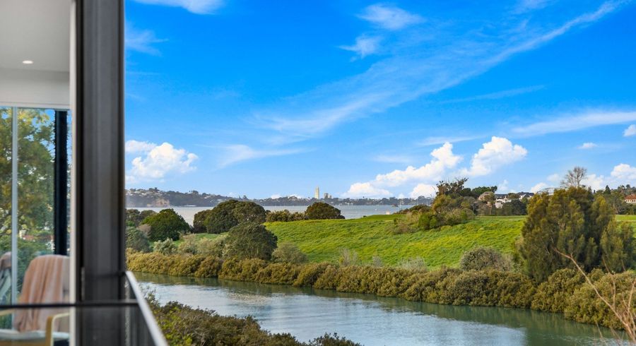  at 10 Lister Street, Point Chevalier, Auckland City, Auckland