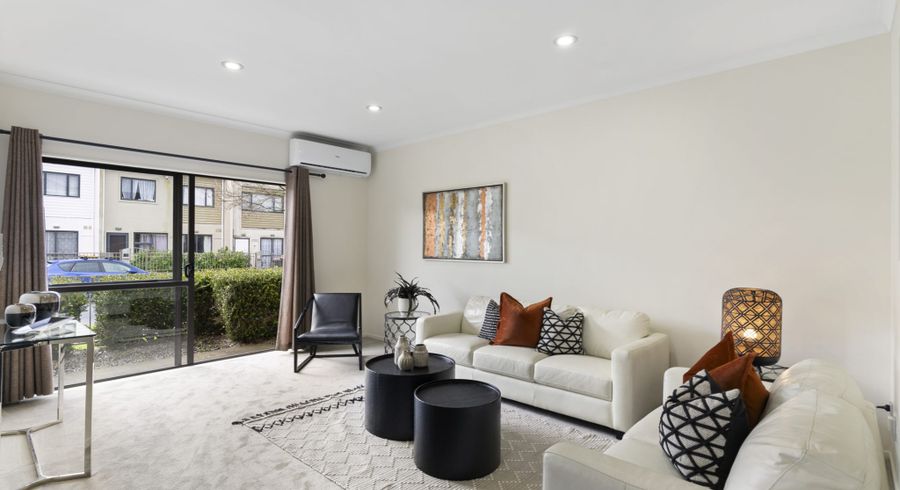  at 25 Triumph Road, Flat Bush, Auckland