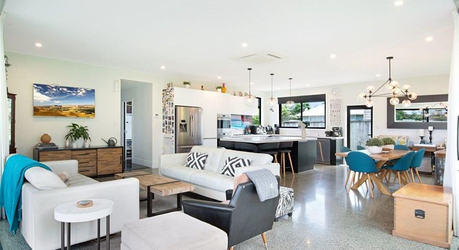  at 3 Shamrock Lane, Te Atatu Peninsula, Auckland