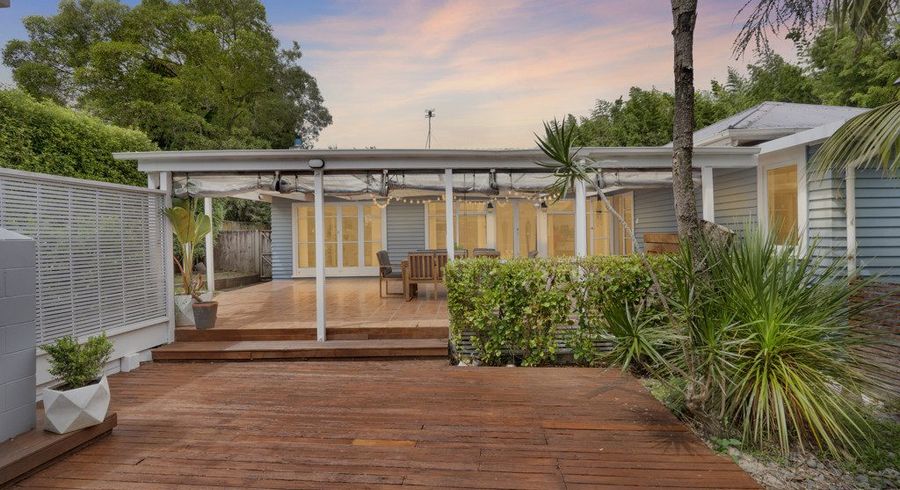  at 24 Kingdale Road, Henderson, Waitakere City, Auckland