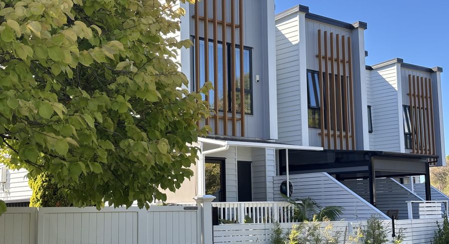 at 5B Glennandrew Drive, Half Moon Bay, Manukau City, Auckland