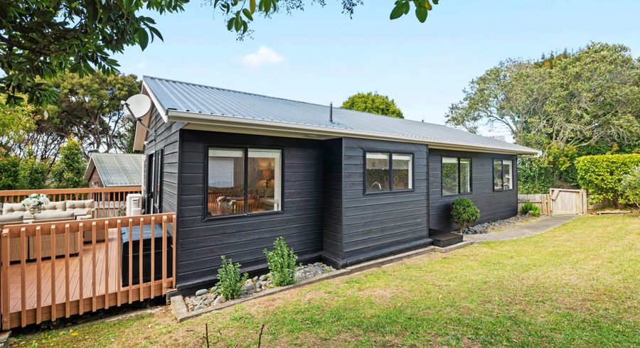  at 1/20 Valecrest Place, Bayview, Auckland