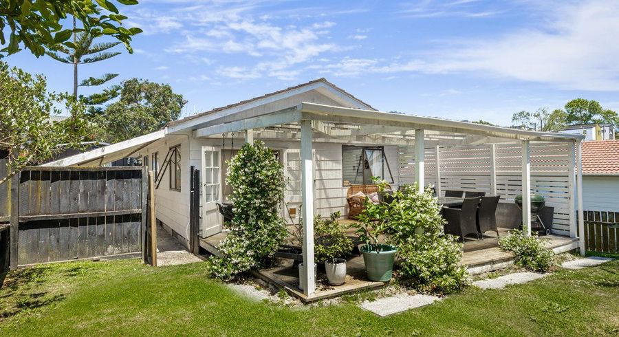  at 46 Lavelle Road, Henderson, Waitakere City, Auckland