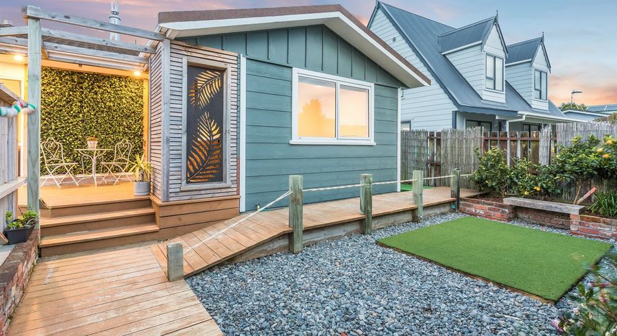  at 10 Trispen Place, Camborne, Porirua