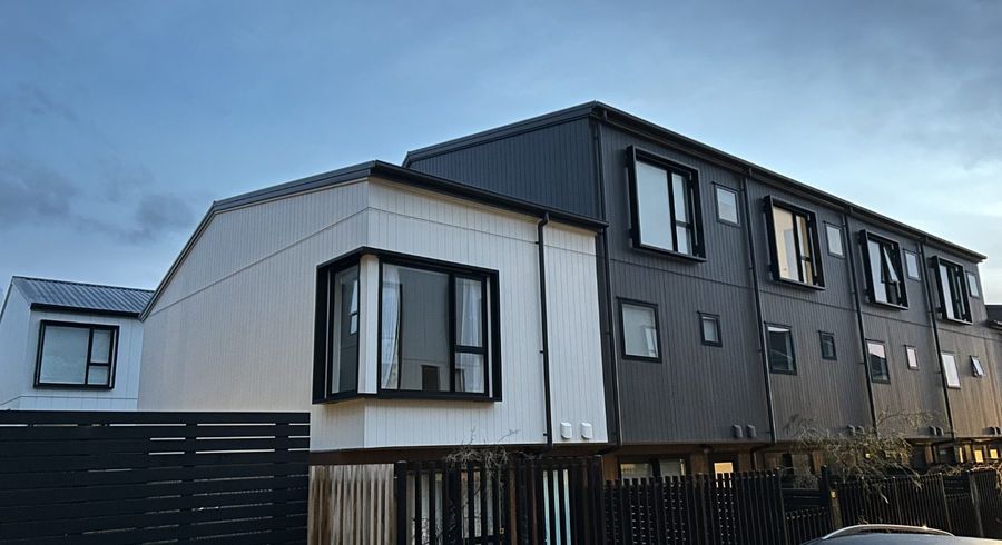  at 24 Ara Mara Hua, Henderson, Waitakere City, Auckland
