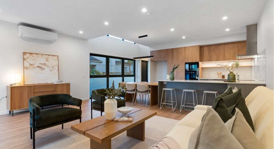  at 394 East Coast Road, Sunnynook, North Shore City, Auckland