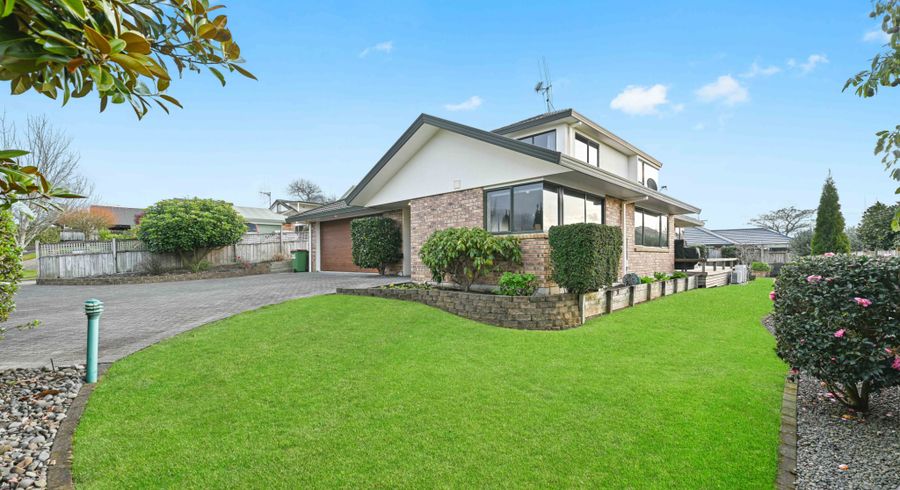  at 4 Hubert Place, Chartwell, Hamilton