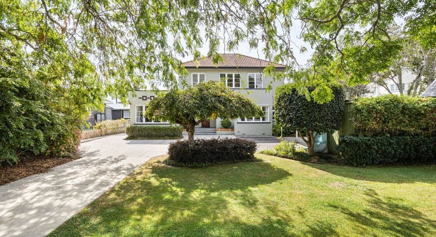  at 14 Maeroa Road, Beerescourt, Hamilton
