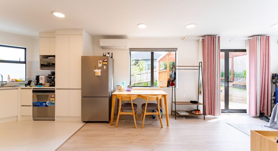  at 9 Travis View Drive, Fairview Heights, Auckland