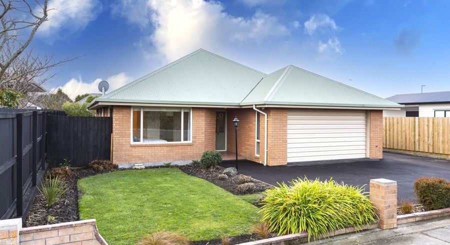  at 1/131 Prestons Road, Redwood, Christchurch