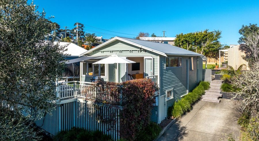  at 10 Ocean Road, Surfdale, Waiheke Island