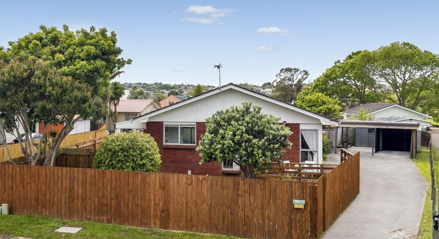  at 1/14 Chesley Place, Half Moon Bay, Manukau City, Auckland