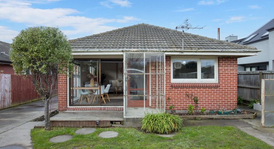  at 2/25 Hills Road, Edgeware, Christchurch City, Canterbury