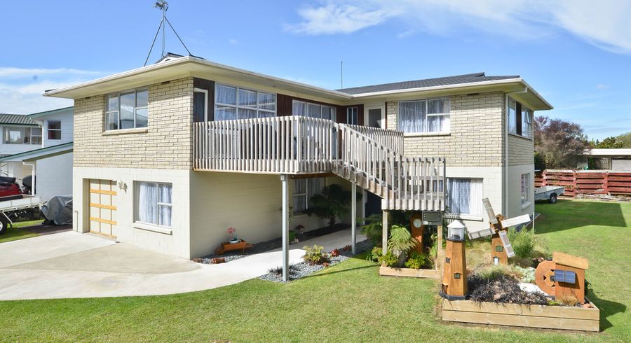  at 40 Clements Crescent, Queenwood, Hamilton