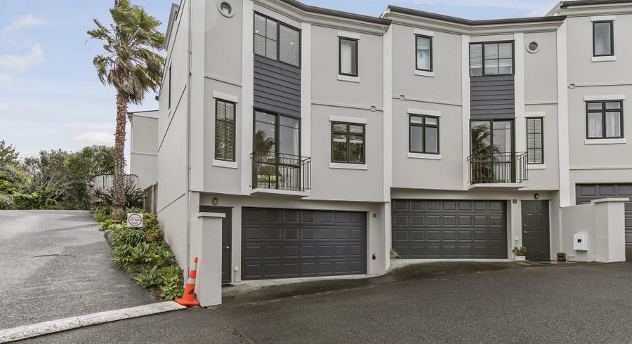  at 69C Target Road, Totara Vale, Auckland