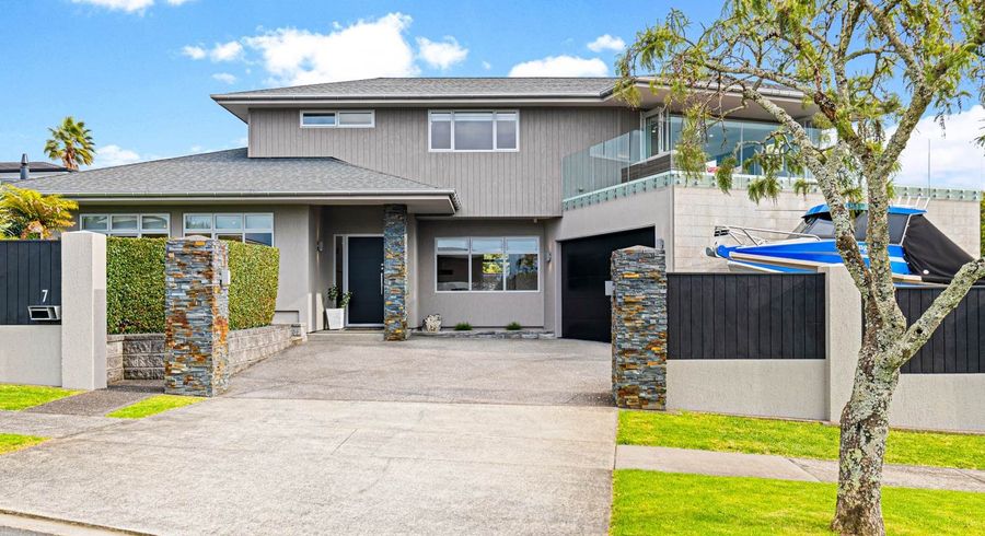  at 7 Melissa Place, Farm Cove, Manukau City, Auckland