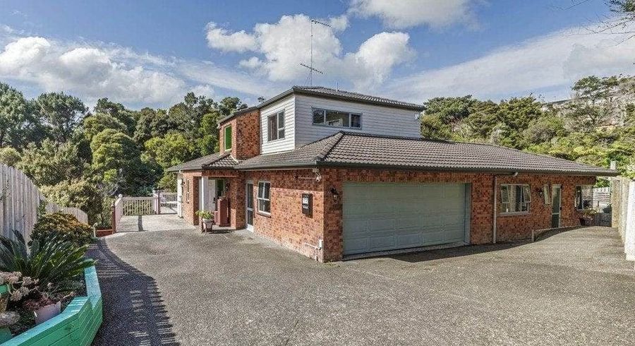  at 3 Lincoln Close, Northcross, Auckland