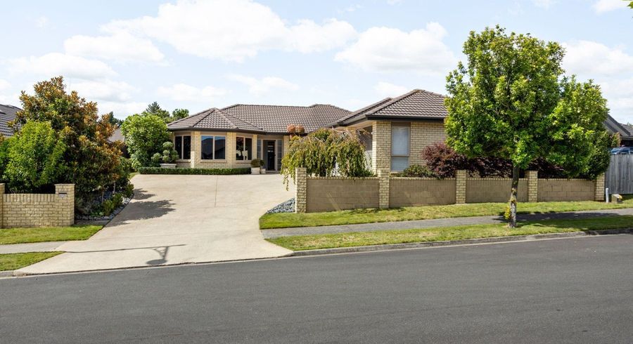  at 13 Eastridge Terrace, Huntington, Hamilton