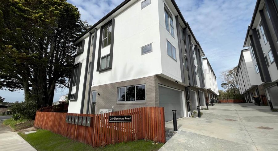  at 2/26 Glenmore Road, Sunnyhills, Manukau City, Auckland