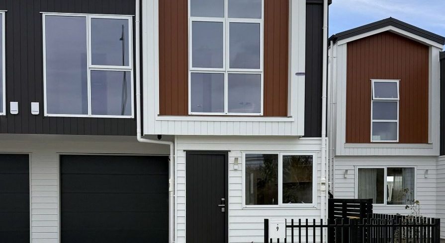  at 9 Wingrove Close, Rosehill, Papakura, Auckland