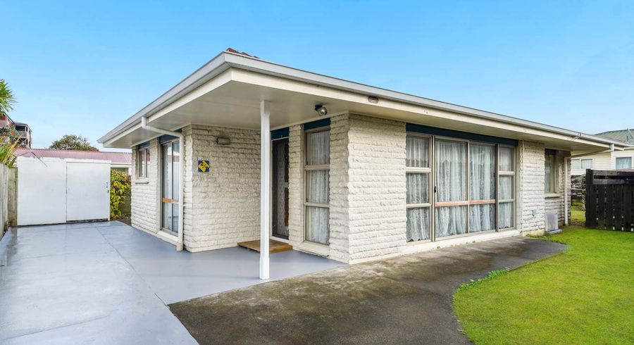  at 2/7 Glen Avenue, Papatoetoe, Manukau City, Auckland