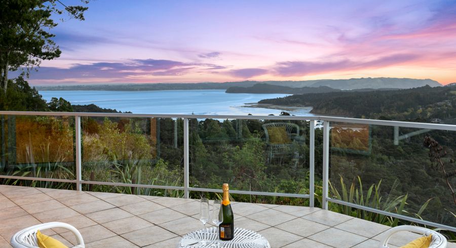  at 1 Lookout Drive, Laingholm, Auckland