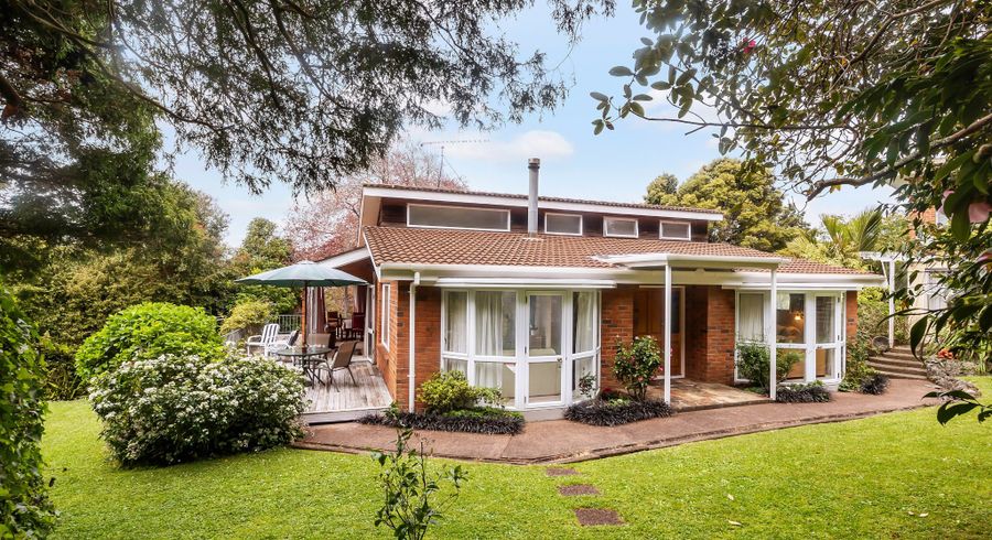  at 2/208 Hillsborough Road, Hillsborough, Auckland