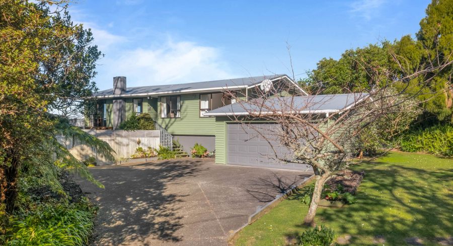  at 1124 Scenic Drive North, Swanson, Waitakere City, Auckland